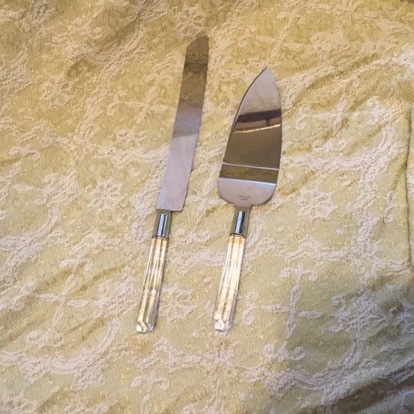 Elegant Cake Server Set with Stainless Steel Blade - Picture 5 of 7